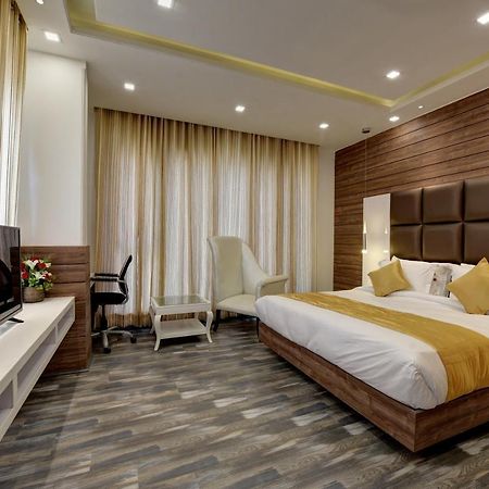 Hotel Golden Tree Noida Exteriér fotografie
