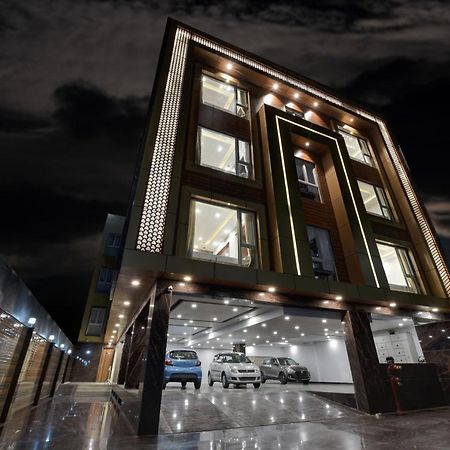 Hotel Golden Tree Noida Exteriér fotografie