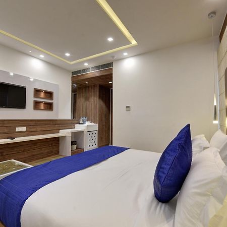 Hotel Golden Tree Noida Exteriér fotografie