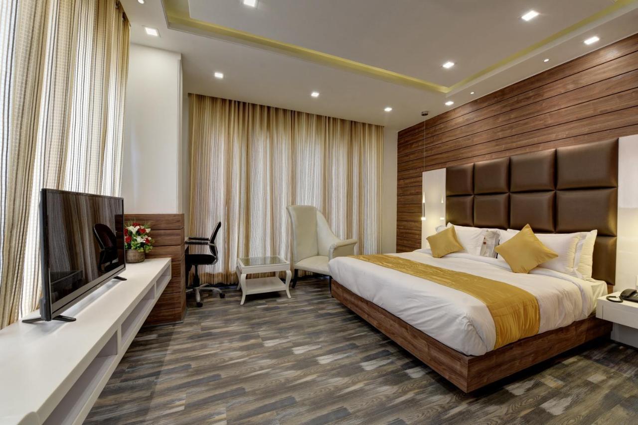 Hotel Golden Tree Noida Exteriér fotografie