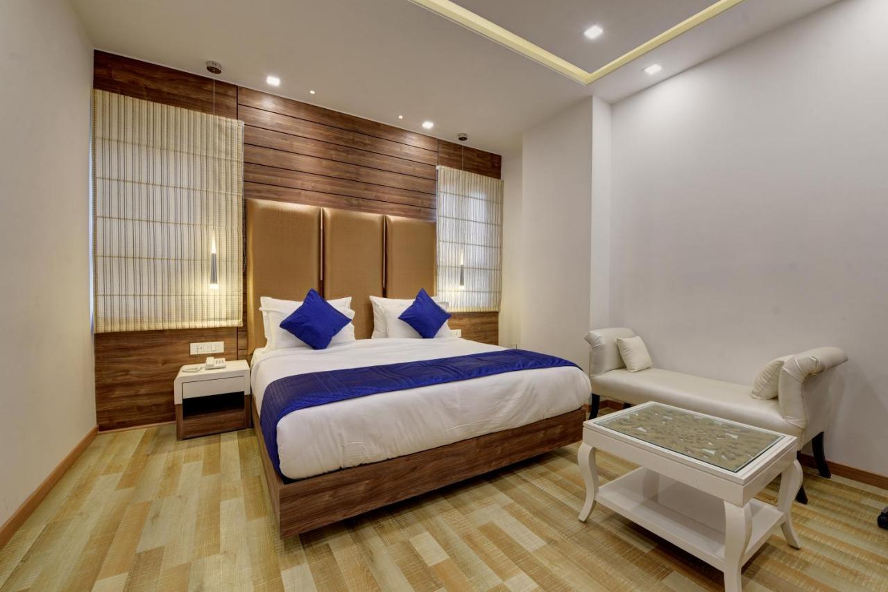 Hotel Golden Tree Noida Exteriér fotografie