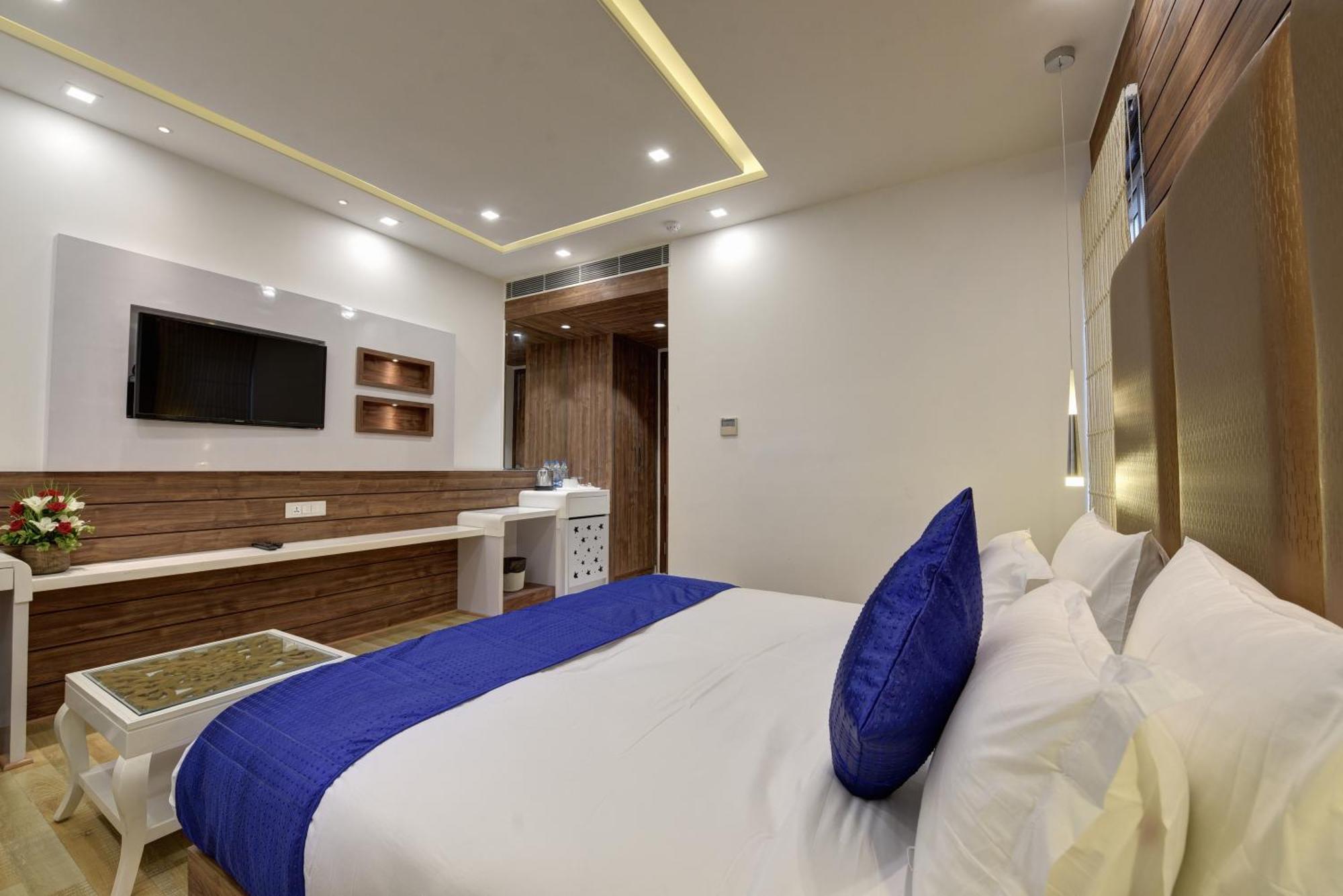 Hotel Golden Tree Noida Exteriér fotografie