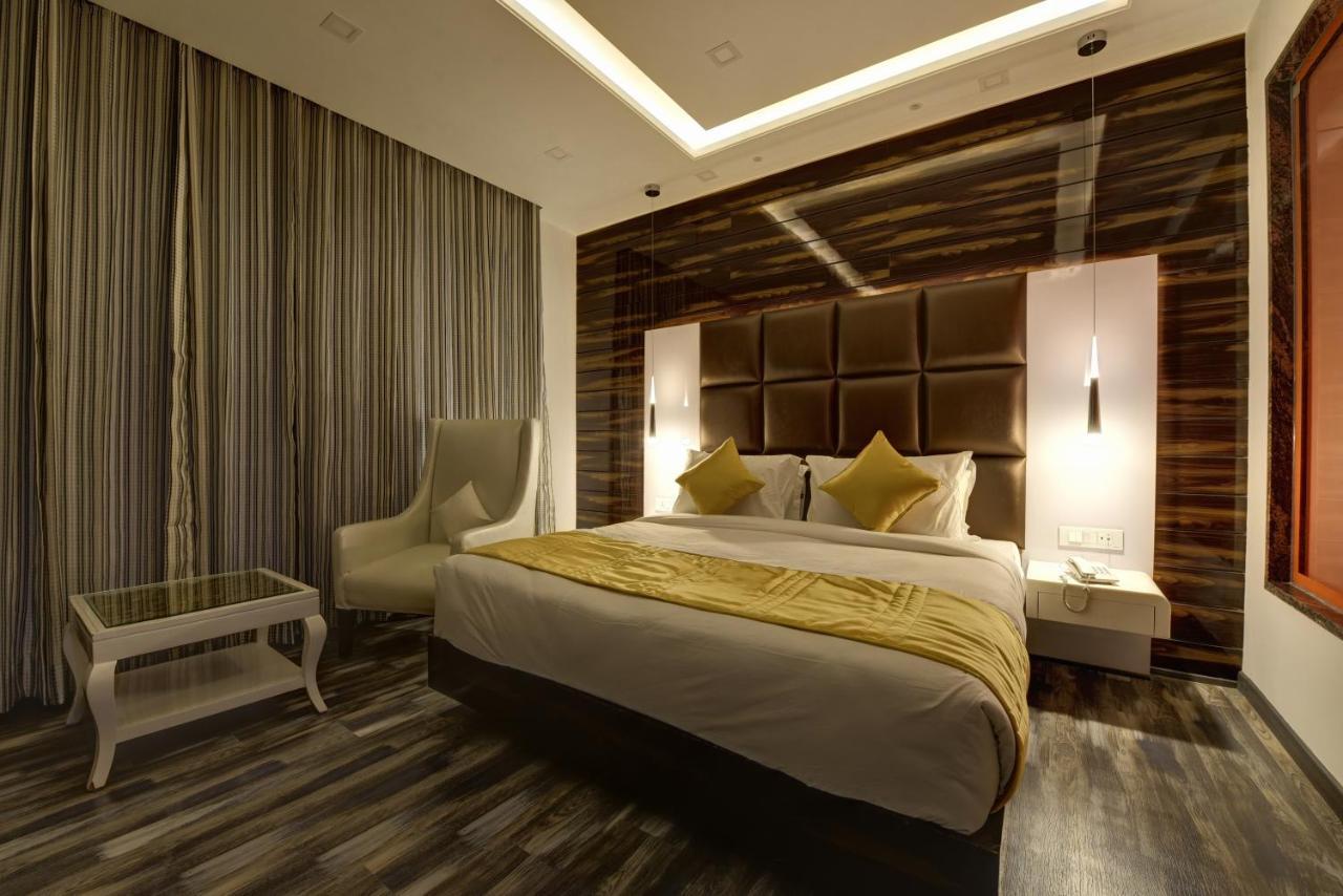 Hotel Golden Tree Noida Exteriér fotografie