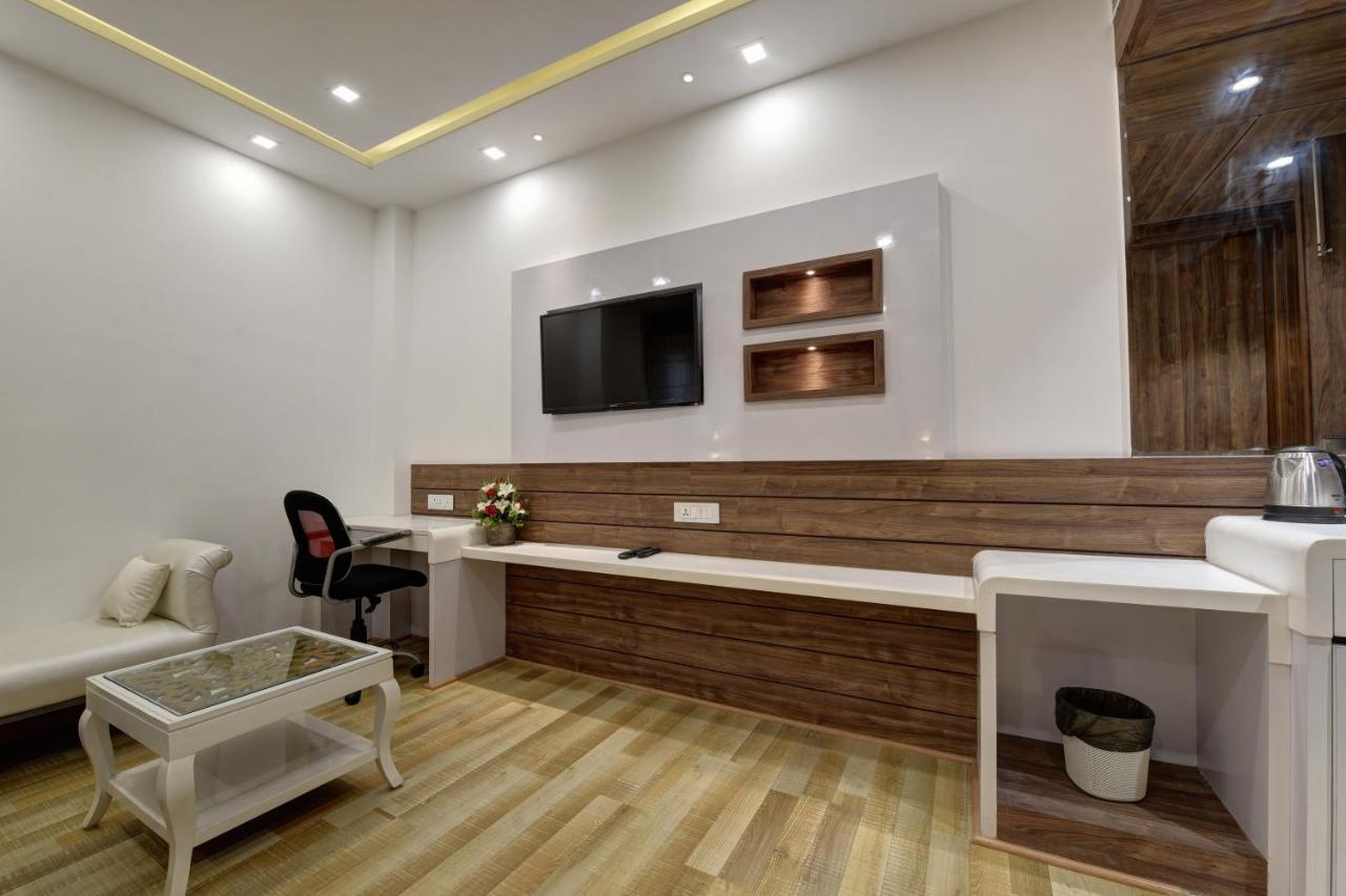Hotel Golden Tree Noida Exteriér fotografie
