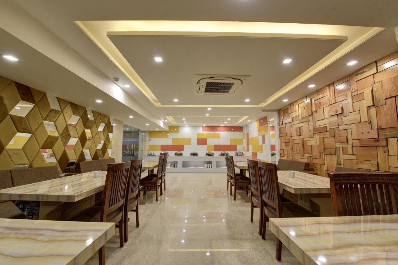 Hotel Golden Tree Noida Exteriér fotografie
