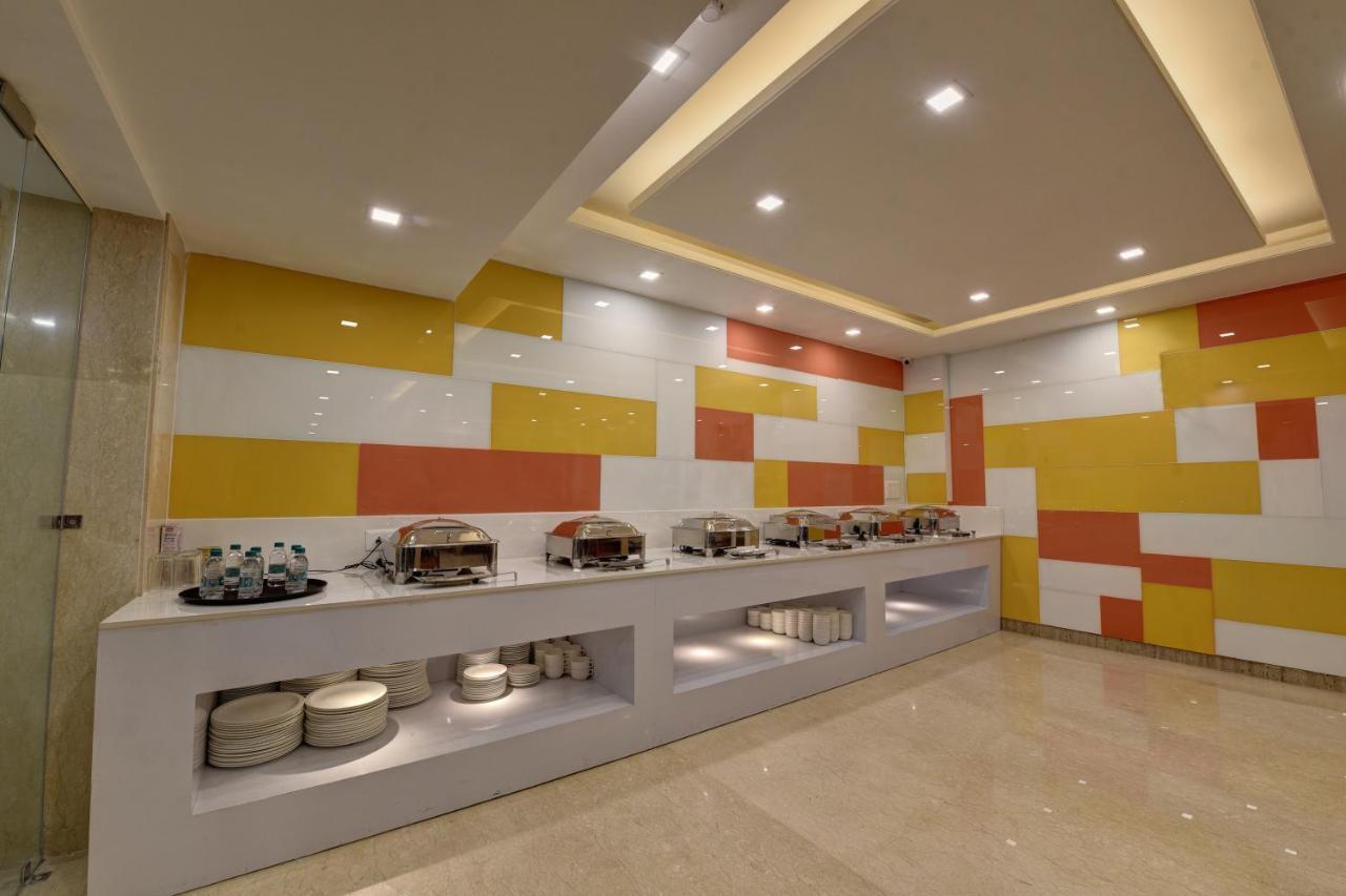 Hotel Golden Tree Noida Exteriér fotografie