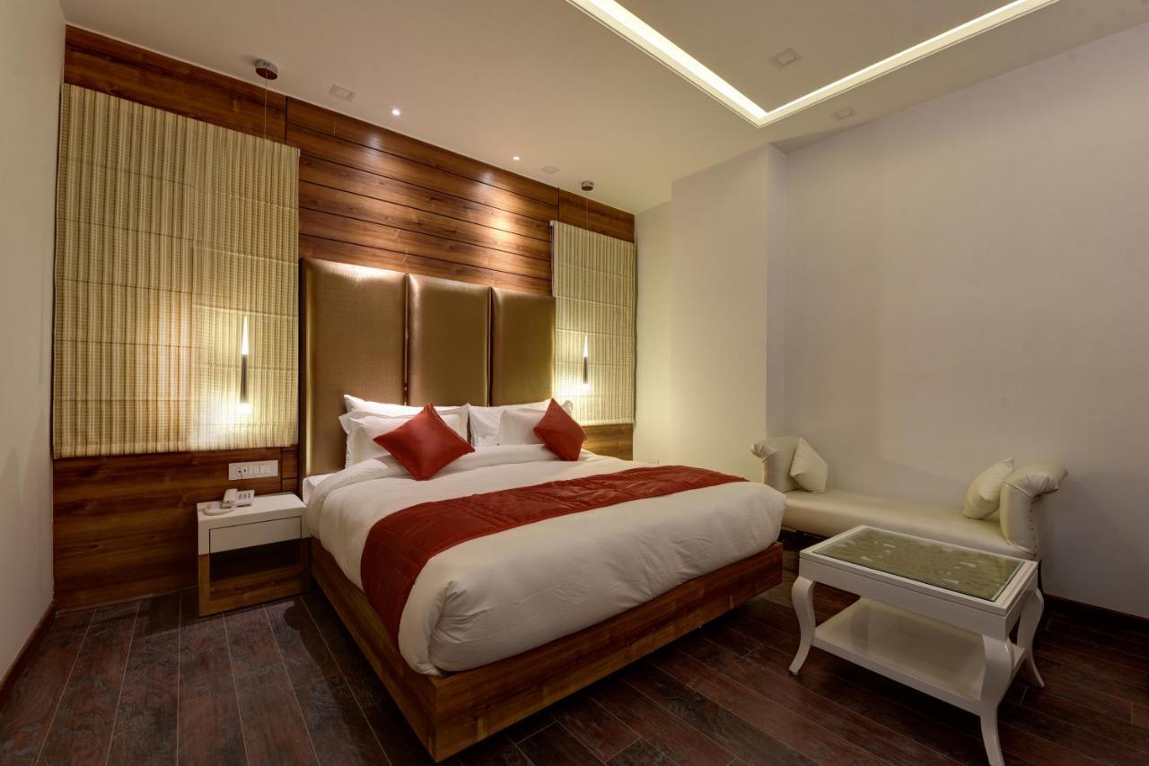 Hotel Golden Tree Noida Exteriér fotografie