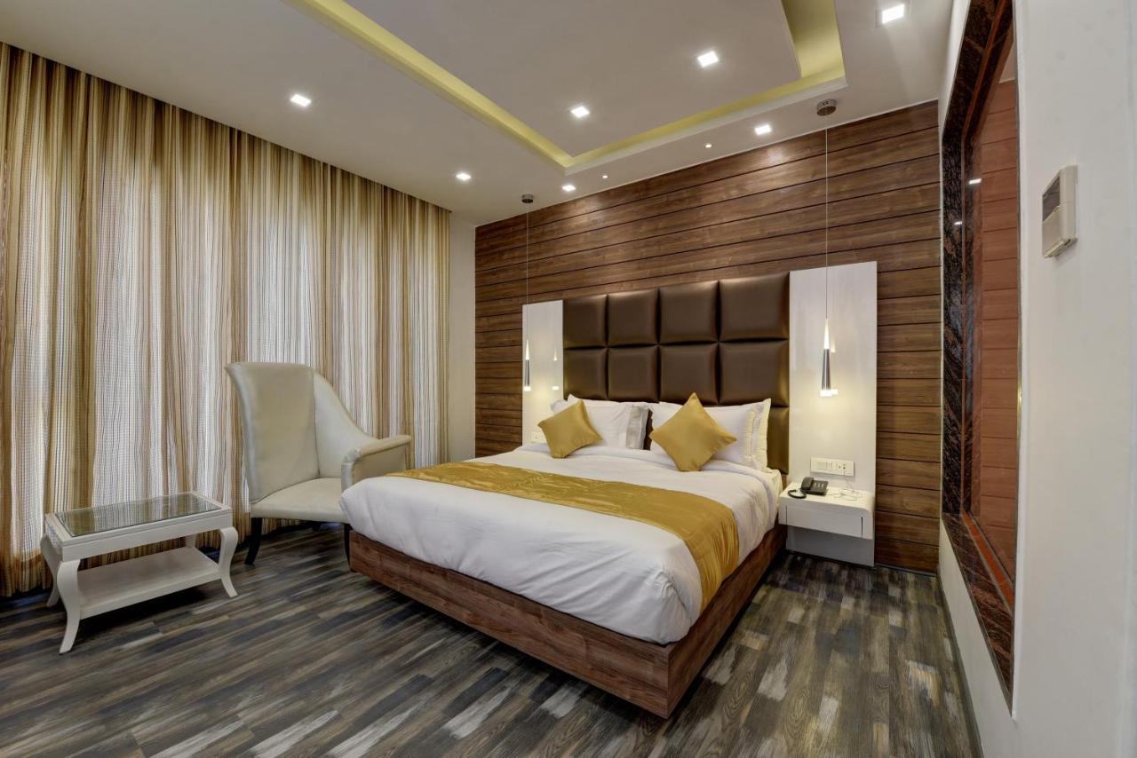 Hotel Golden Tree Noida Exteriér fotografie