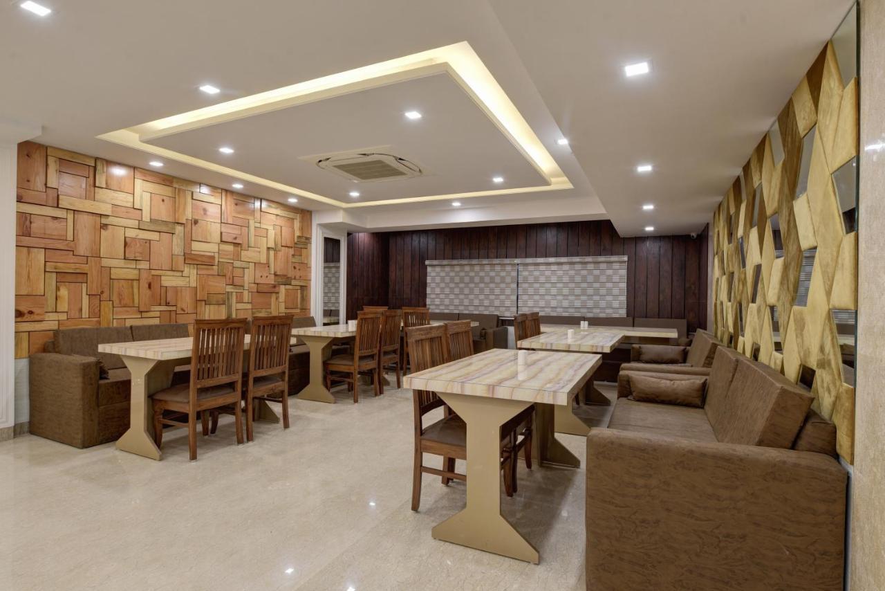 Hotel Golden Tree Noida Exteriér fotografie